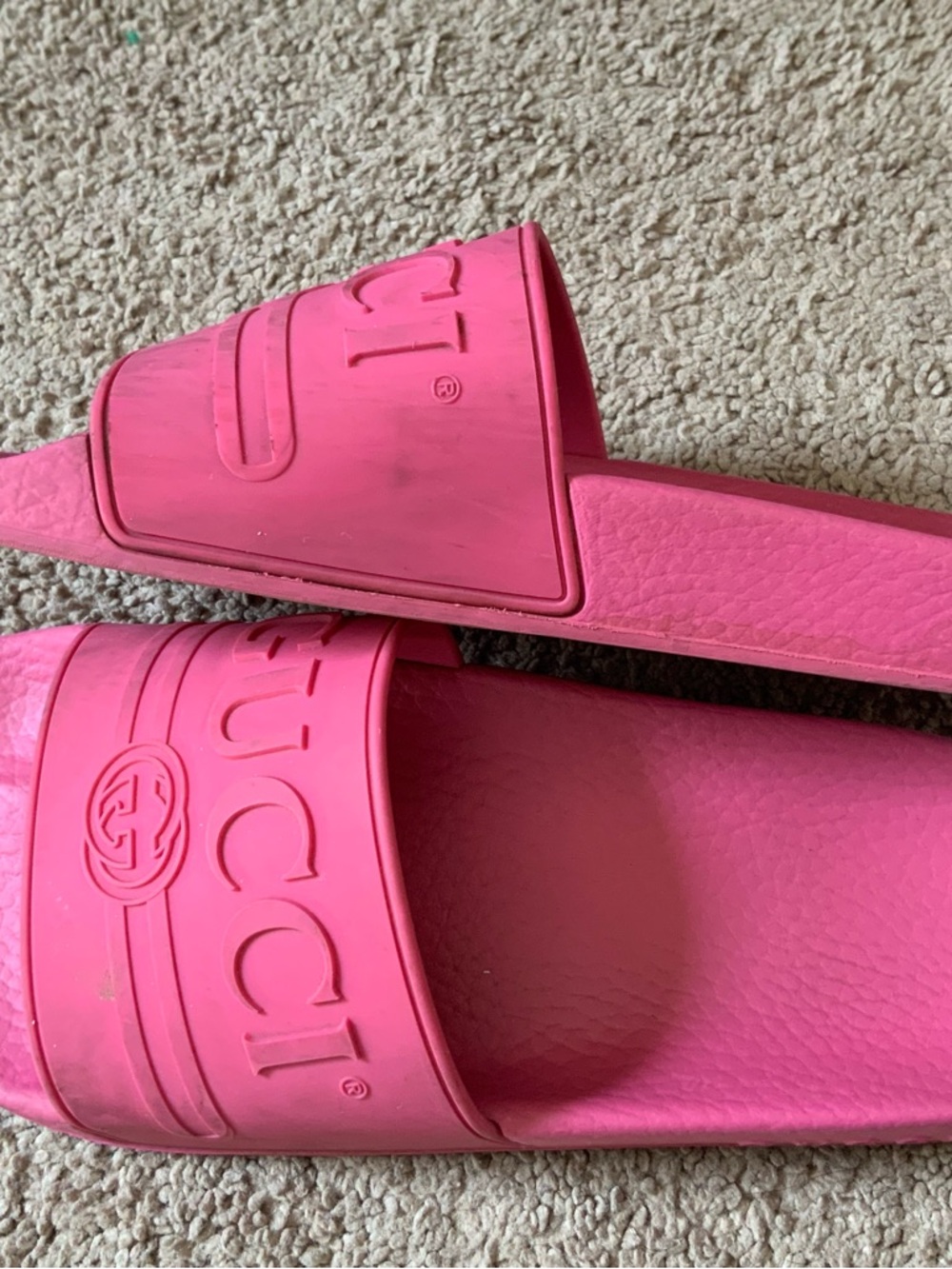 Gucci Fuschia Hot Pink Rubber ST Gucci Embossed Print Flat Casual Slides Size 38 - Picture 6 of 13